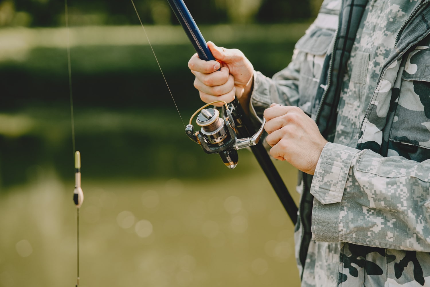 Corso per conseguire la licenza di pesca acque interne